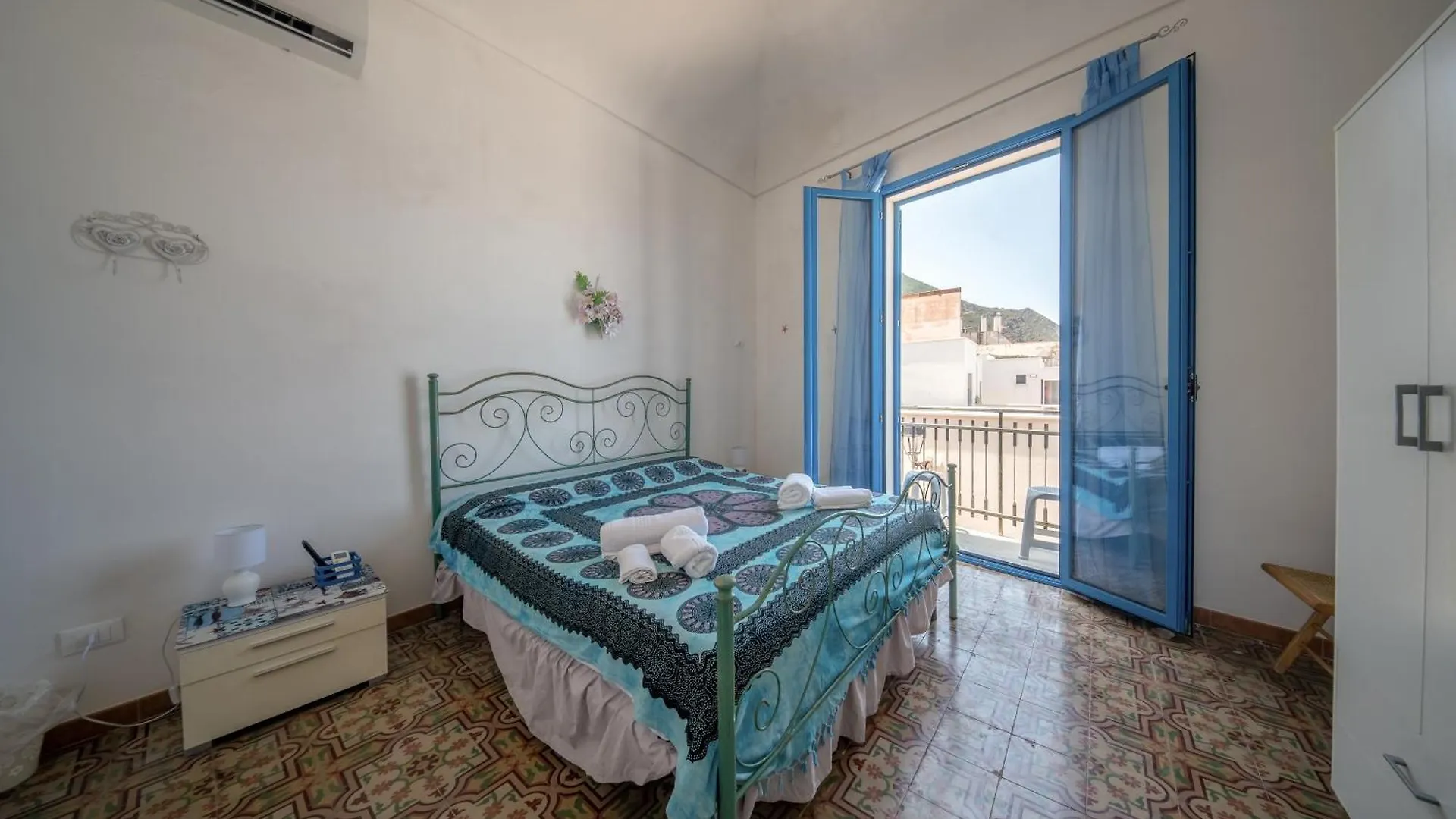 Affittacamere The Twins Rooms In Marettimo 1