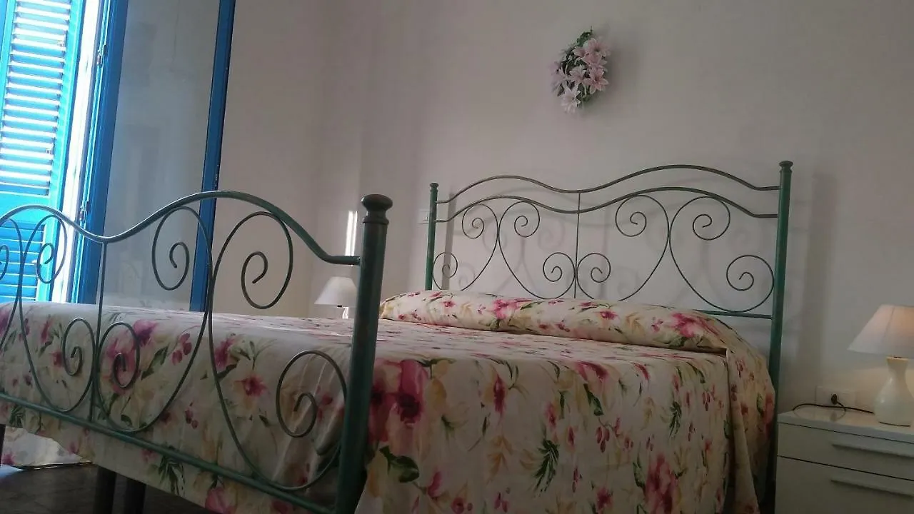 The Twins Rooms In Marettimo 1 Maison d'hôtes