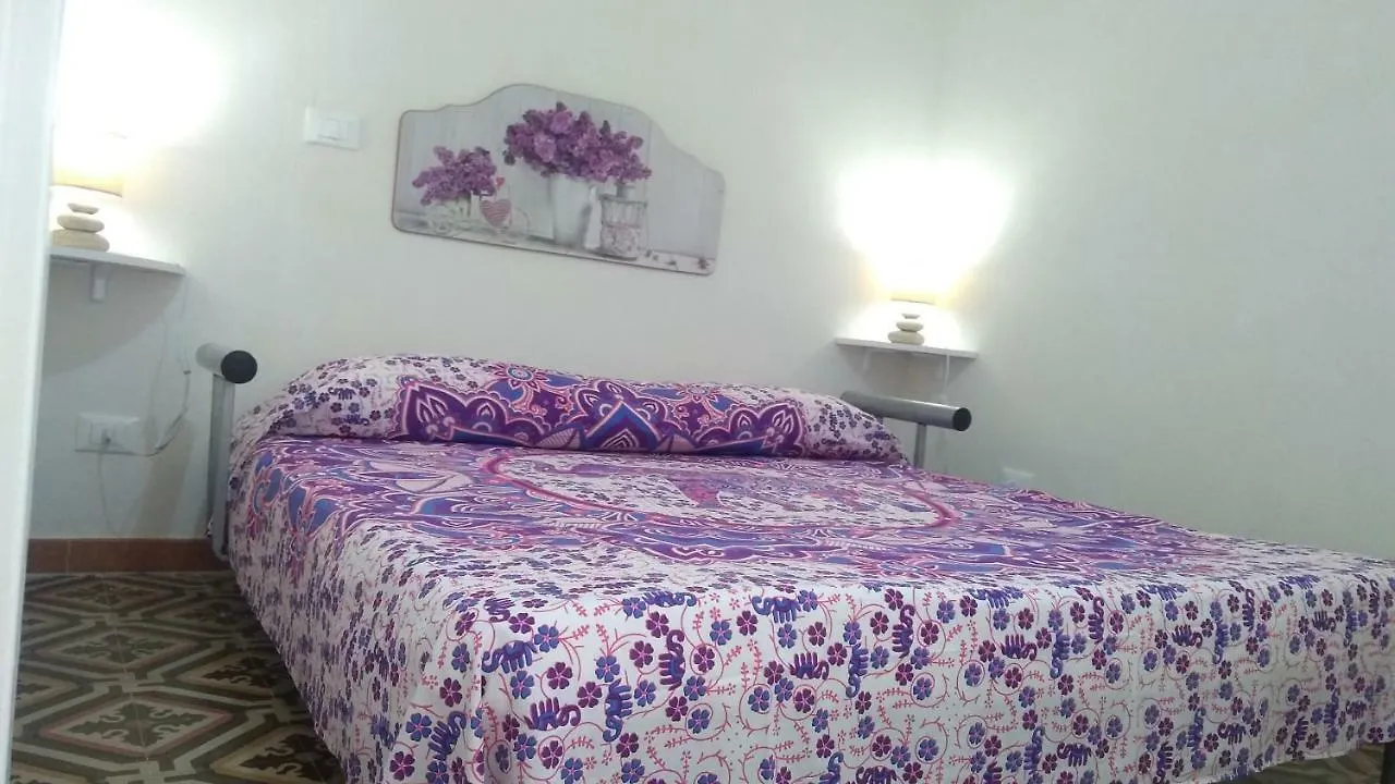 The Twins Rooms In Marettimo 1 Guest house